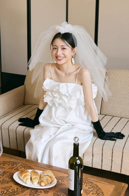 Exquisite Ruffle Trimmed Bridal Dress Niche Spaghetti Strap Satin Fabric Wedding Dress AP0792