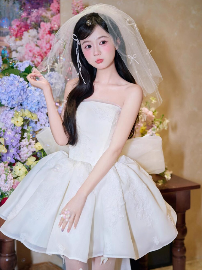 Luxurious Ruffles Hem Ceremonies Short Ball Gown Tulle Overlay Textured Floral Homecoming Dress AP0793