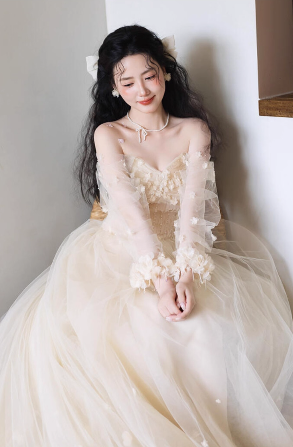 Dreamy Mesh Long Sleeve Off-Shoulder Maxi Dress Stereo Petal Tulle Overlay Beading Prom Dress AP0795