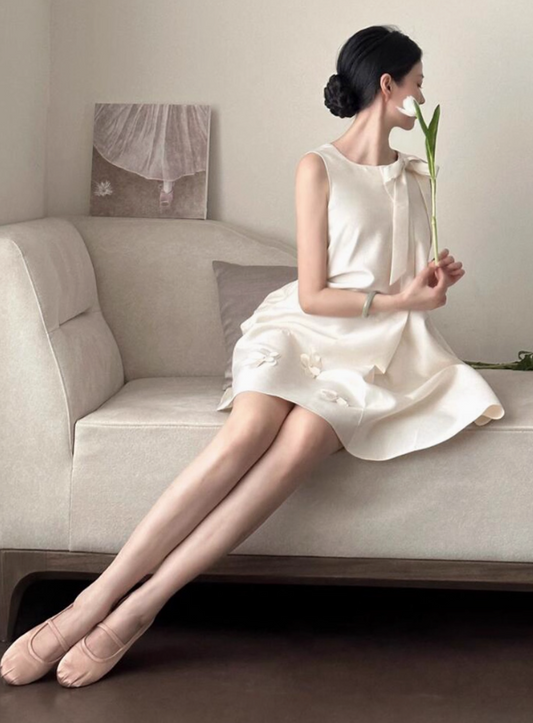 Classical Bow-Knot Satin Breathable Fabric Short Dress Chic Sleeveless Stereo Floral A-Line Homecoming Dress AP0796