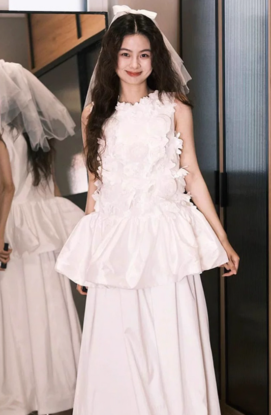 Graceful Stereo Floral Feast Dress Ball Gown Ruffles Hem Layered Wedding Dress AP0797