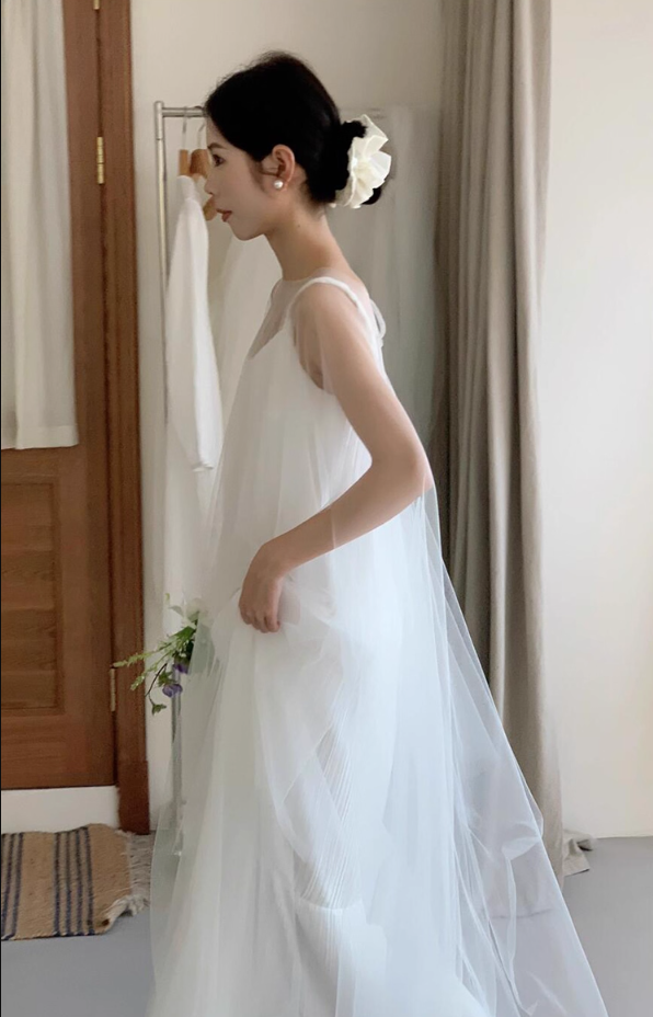 Ethereal Tulle Stole Hem Layered  Bridal Dress Niche Spaghetti Strap Wedding Dress AP0801