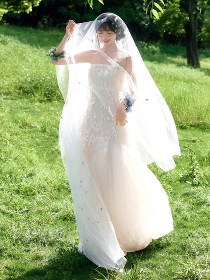 Charming Flowy Tulle Layered Hem Strapless Engagement Dress Stereo Applique Wedding Dress AP0802