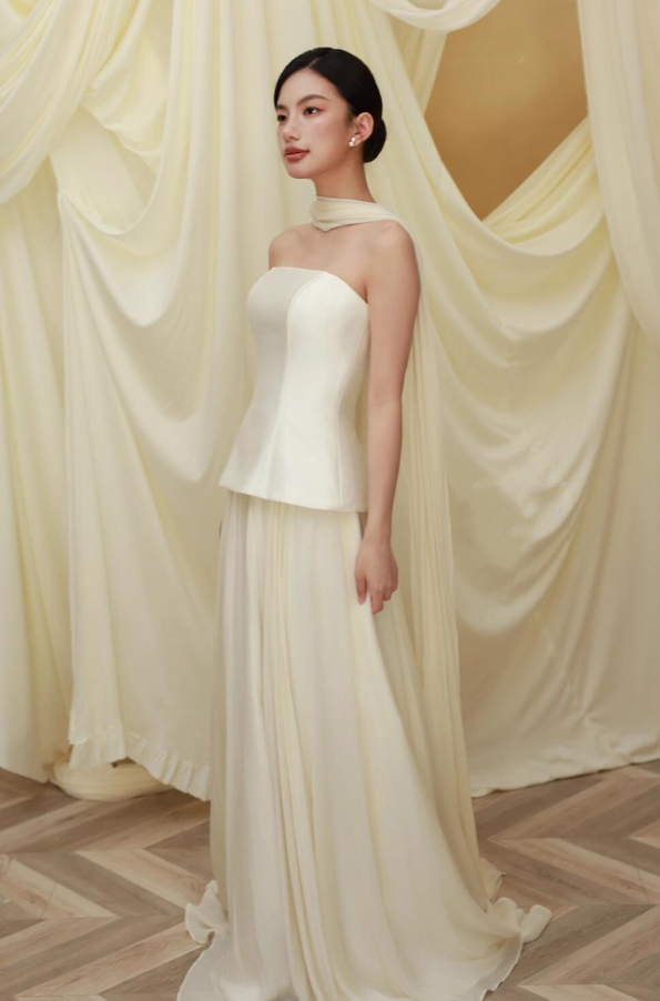 Novelty Tulle Splicing Strapless Engagement Dress Smooth Fabric Minimalist Wedding Dress AP0806