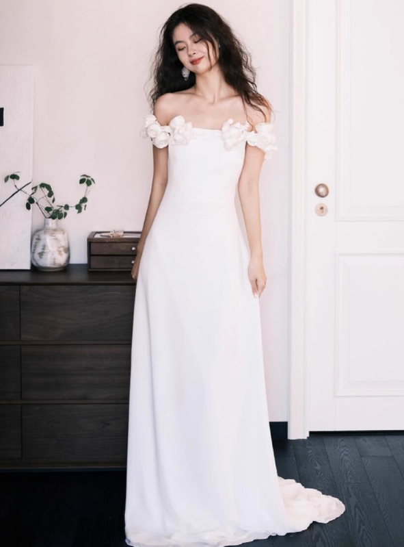 Minimalist Soft Fabric Maxi Dress With Train Elegant Off-Shoulder Stereo Flowers Prom Dress AP0814