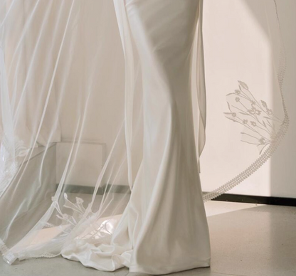 Luxurious V-Neck Sleeveless Interior Lace Mermaid Dress Draped Back Satin Fabric Prom Dress AP0815