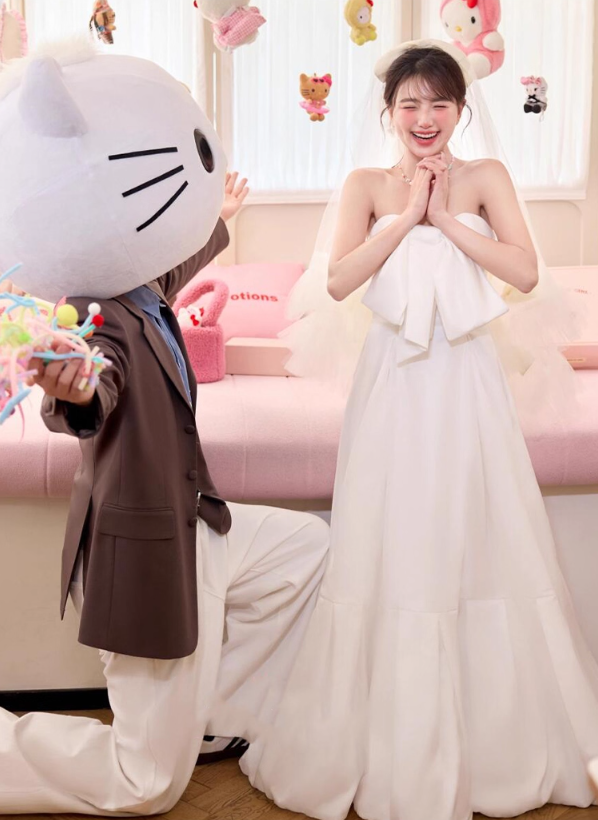 Charming Big Bow-Knot Strapless Engagement Dress Minimalist Smooth Fabric Wedding Dress AP0818