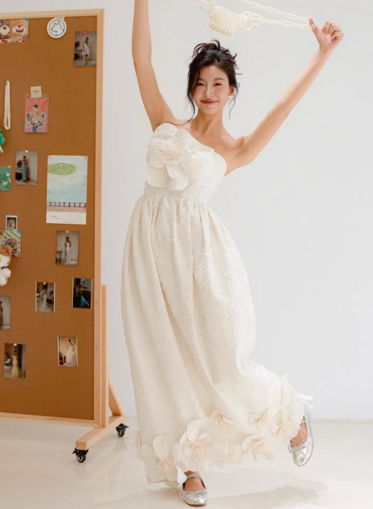 Retro Big Stereo Flowers Strapless Bridal Dress Minimalist Textured Fabric Wedding Dress AP0819