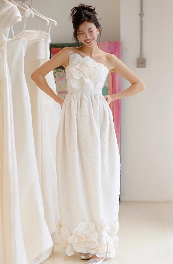 Retro Big Stereo Flowers Strapless Bridal Dress Minimalist Textured Fabric Wedding Dress AP0819