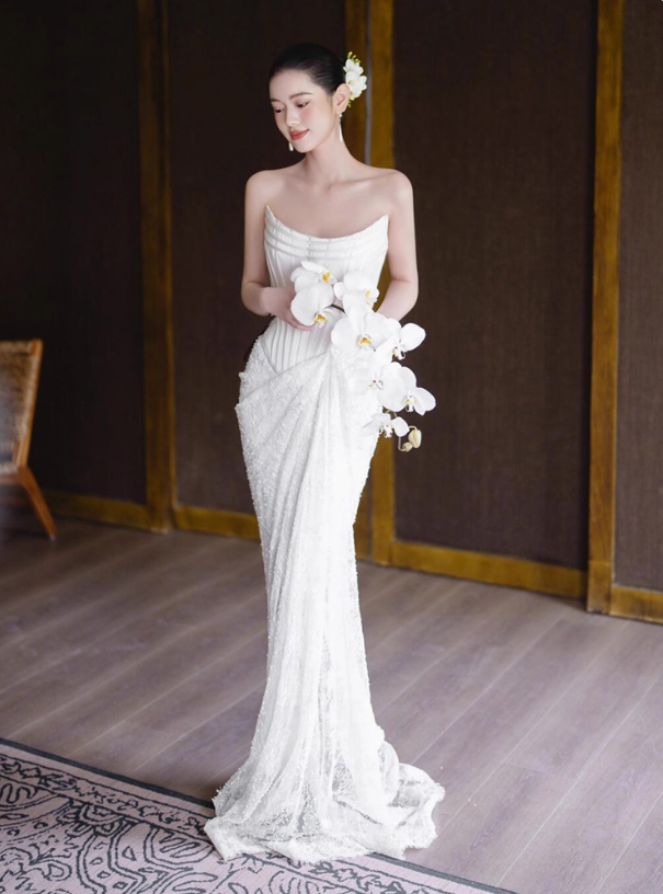 Elegant Lustrous Tulle Splicing Strapless Evening Mermaid Dress Applique Cinched-Waist Prom Dress AP0823