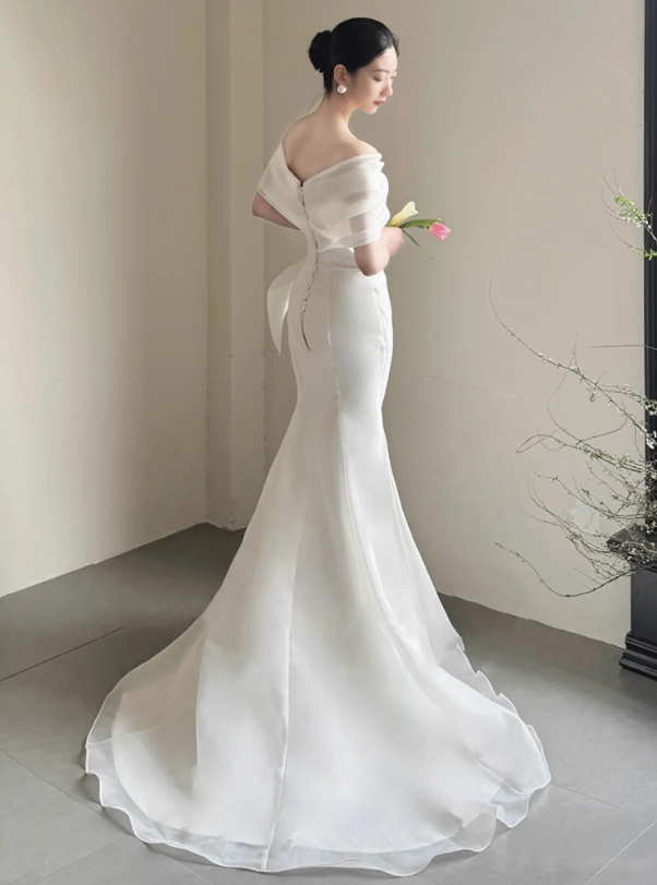 Minimalist Off-Shoulder Satin Fabric Evening Dress With Train Draped Bodice Tulle Overlay Prom Dress AP0829