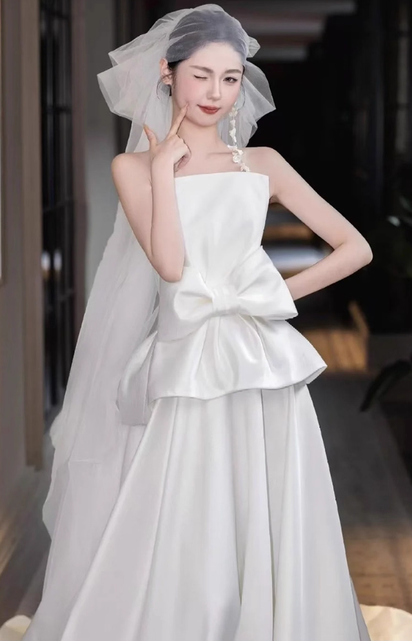 Romantic Smooth Fabric Strapless Engagement Dress Square Neckline Big Bow-Knot Wedding Dress AP0830