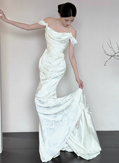 Graceful Lustrous Satin Fabric Mermaid Strapless Off-Shoulder Bodycon Prom Dress AP0831