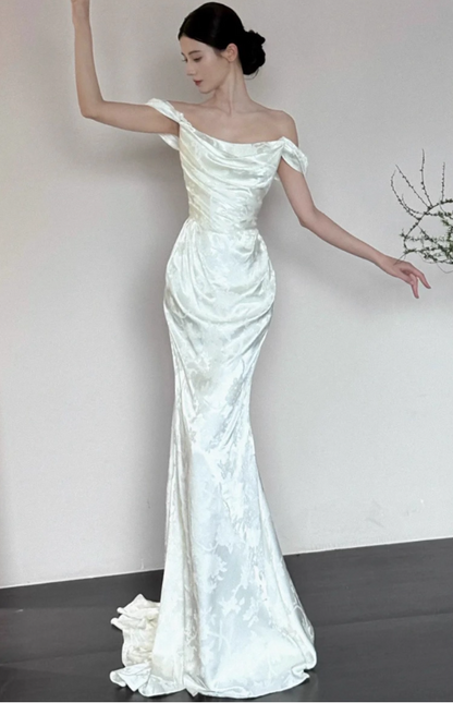 Graceful Lustrous Satin Fabric Mermaid Strapless Off-Shoulder Bodycon Prom Dress AP0831