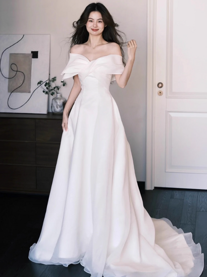 Romantic Off-Shoulder Large Bow Detail Bridal Dress Chic Satin Fabric Graceful Train Wedding Dress AP0837