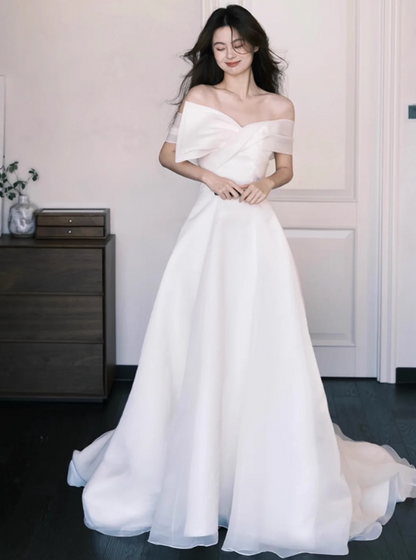 Romantic Off-Shoulder Large Bow Detail Bridal Dress Chic Satin Fabric Graceful Train Wedding Dress AP0837