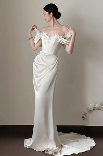 Elegant Smooth Fabric Applique Detail Evening Mermaid Off-Shoulder Minimalism Prom Dress AP0839