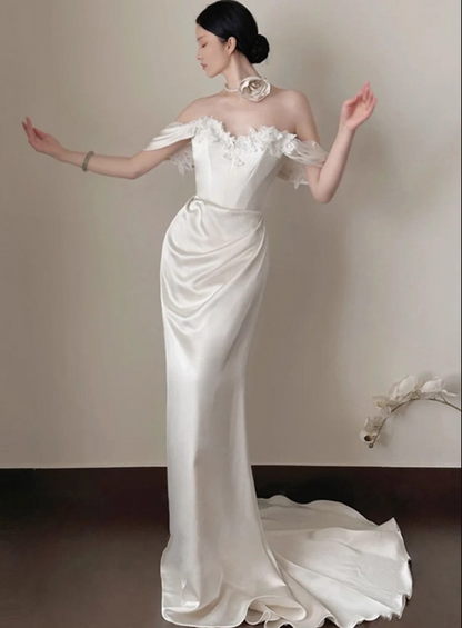 Elegant Smooth Fabric Applique Detail Evening Mermaid Off-Shoulder Minimalism Prom Dress AP0839