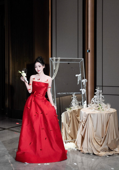 Niche Red Lustrous Fabric Evening Dress Stereo Petal Detailing Strapless Prom Dress AP0841