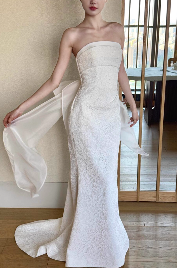 Graceful Lustrous Fabric Strapless Evening Mermaid Dress Tulle Bow Detailing Backless Prom Dress AP0842