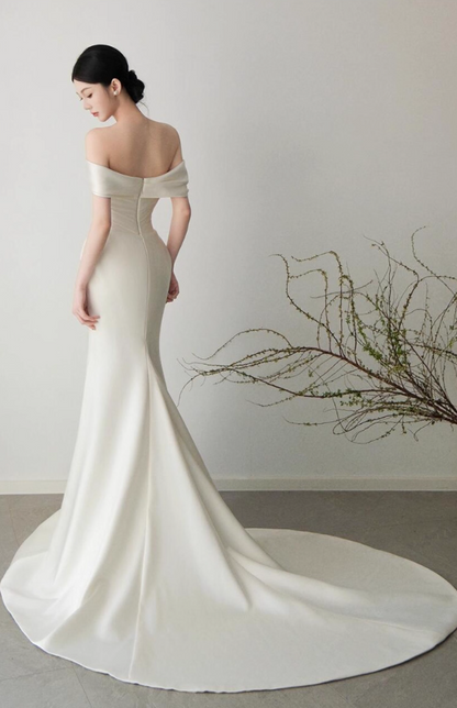 Good Quality Smooth Satin Fabric Minimalist Bridal Dress Off-Shoulder Strapless Prom Dress AP0843
