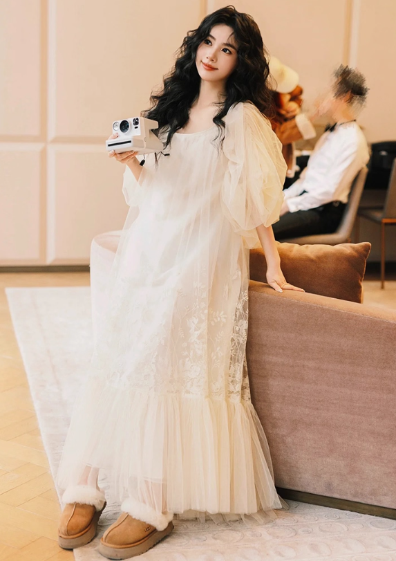 Dreamy Tulle Layered Flowy Hem Bridal Dress Romantic Mesh Short Sleeve Wedding Dress AP0844