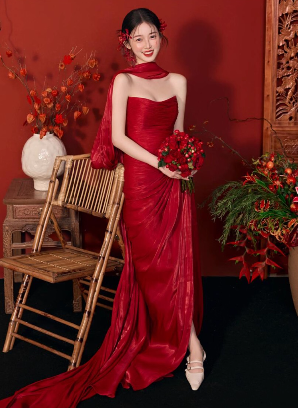 Exquisite High-Slit Satin Fabric Evening Dress Strapless Gathered Backless Prom Dress AP0845