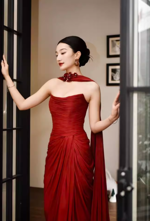 Exquisite High-Slit Satin Fabric Evening Dress Strapless Gathered Backless Prom Dress AP0845