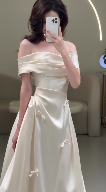 Elegant Stereo Bow-Knot Satin Fabric Maxi Dress Off-Shoulder Backless Prom Dress AP0846