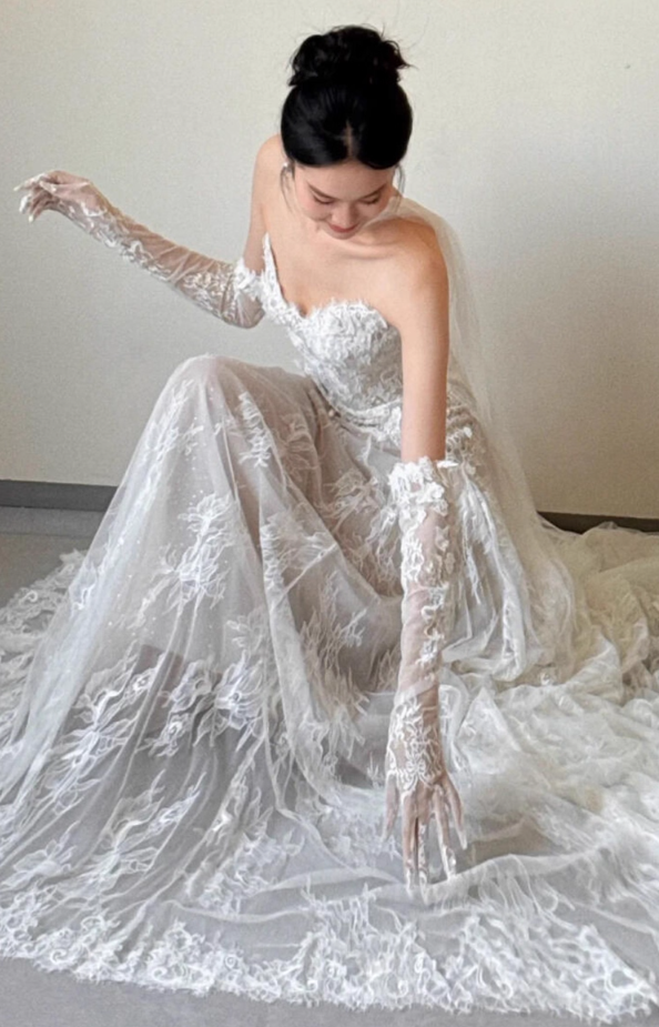 Dreamy French Style Flowy Engagement Dress Tulle Layered Cinched-Waist Wedding Dress AP0850