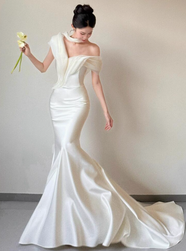 Elegant Asymmetric Neckline Evening Mermaid Off-Shoulder Minimalism Satin Fabric Prom Dress AP0851