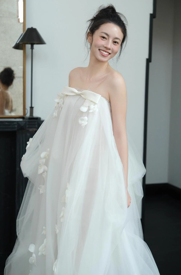 Dreamy Applique Tulle Cascade Maxi Dress Loose Style Strapless Bow-Knot Wedding Dress AP0852