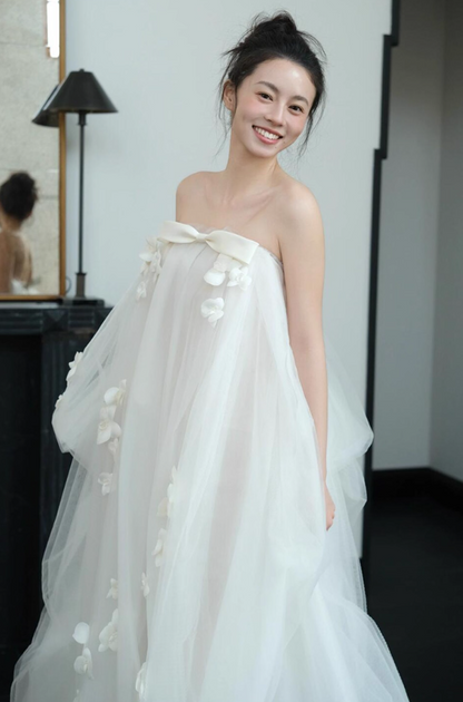 Dreamy Applique Tulle Cascade Maxi Dress Loose Style Strapless Bow-Knot Wedding Dress AP0852
