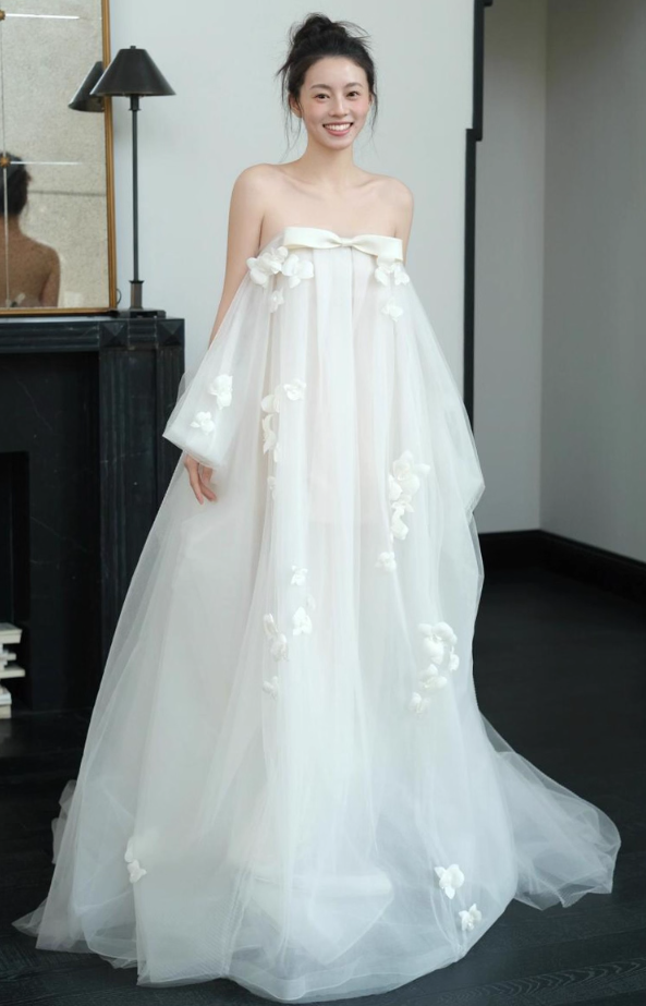 Dreamy Applique Tulle Cascade Maxi Dress Loose Style Strapless Bow-Knot Wedding Dress AP0852