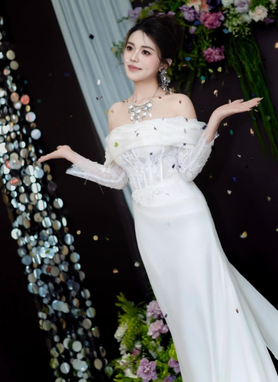 Dreamy Satin Lace Sleeve Mermaid Dress Applique Beading Off-Shoulder Sheath Prom Dress AP0853