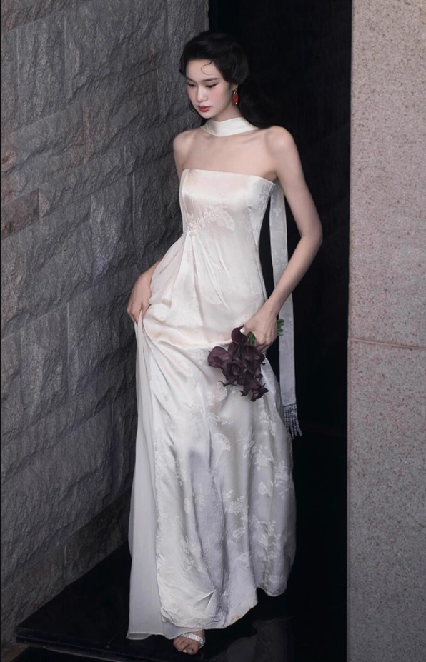 Chic Jacquard Satin Delicate Embroidery Evening Dress Strapless Tulle Splicing Prom Dress AP0854