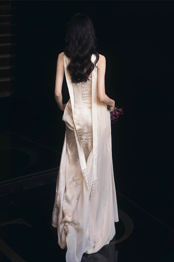 Chic Jacquard Satin Delicate Embroidery Evening Dress Strapless Tulle Splicing Prom Dress AP0854