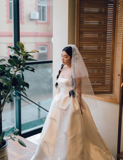 Romantic Mesh Splicing Satin Fabric Bridal Dress Strapless Bow-Knot Ornament Wedding Dress AP0855