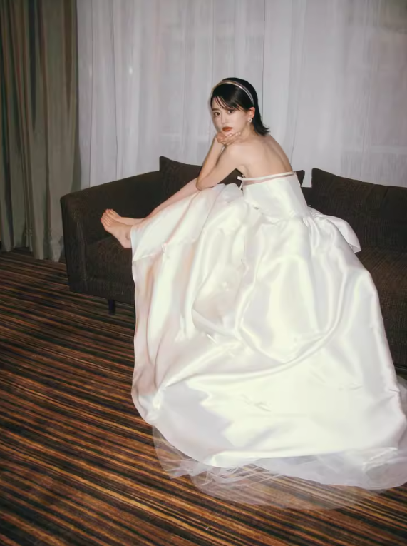 Romantic Mesh Splicing Satin Fabric Bridal Dress Strapless Bow-Knot Ornament Wedding Dress AP0855