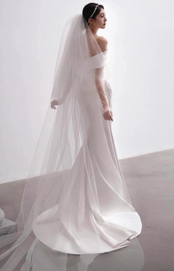 Glamorous Satin Fabric Sheer Sleeves Bridal Dress Off-Shoulder Strapless Wedding Dress AP0858