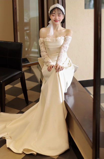 Graceful Lace Sheer Long Sleeves Evening Dress Off-Shoulder Satin Fabric Prom Dress AP0862