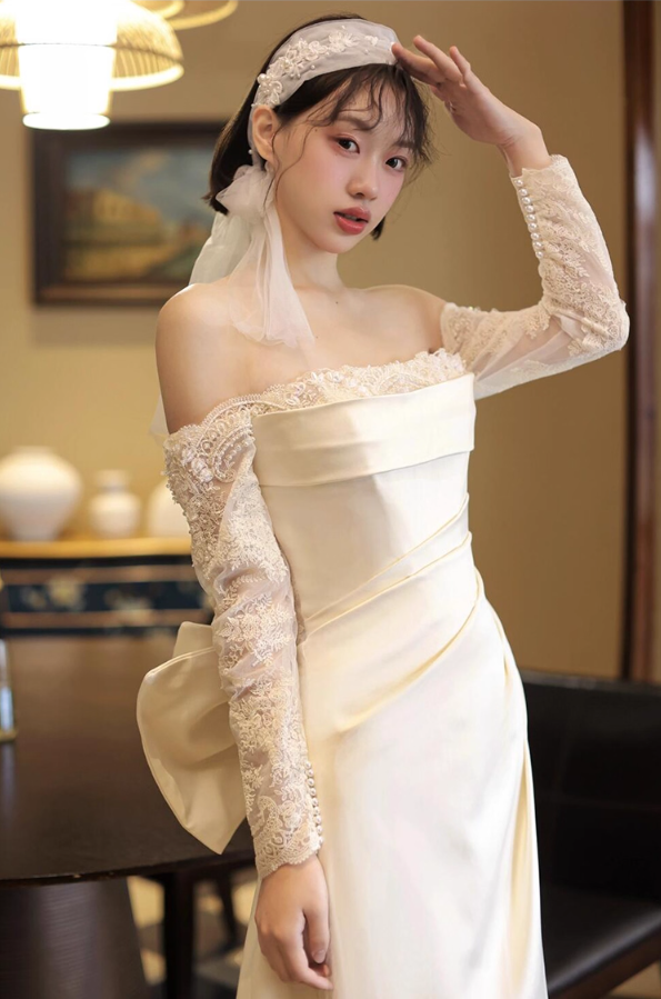 Graceful Lace Sheer Long Sleeves Evening Dress Off-Shoulder Satin Fabric Prom Dress AP0862