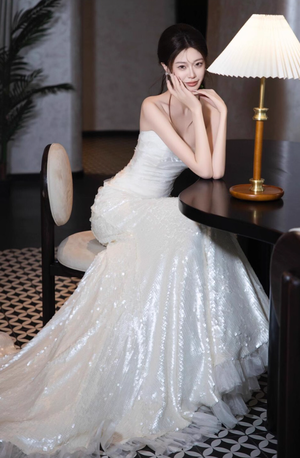 Stunning Ruffles Hem Gala Mermaid Gown Sequin Tulle Ruched Bodice Backless Prom Dress AP0863