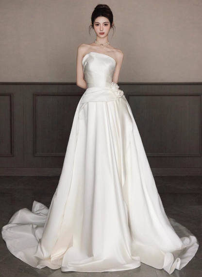 Charming Floral Ornament Smooth Satin Fabric Engagement Dress Strapless Soft Bottom Wedding Dress AP0868