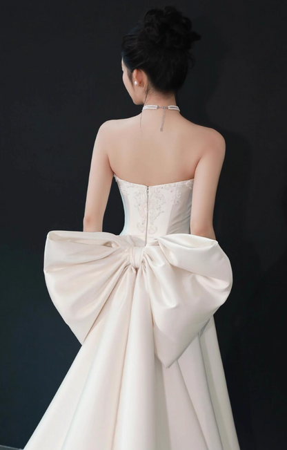 Alluring Applique Beading Big Bow Ornament Bridal Dress Strapless Satin Fabric Wedding Dress AP0869