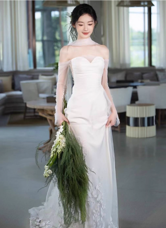 Charming Applique Lace Overlay Evening Dress Strapless Floral Accent Long Sleeve Prom Dress AP0873