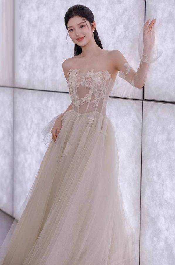 Romantic Applique Tulle Overlay Evening Gown Strapless Floral Accent Long Sleeve Prom Dress AP0874