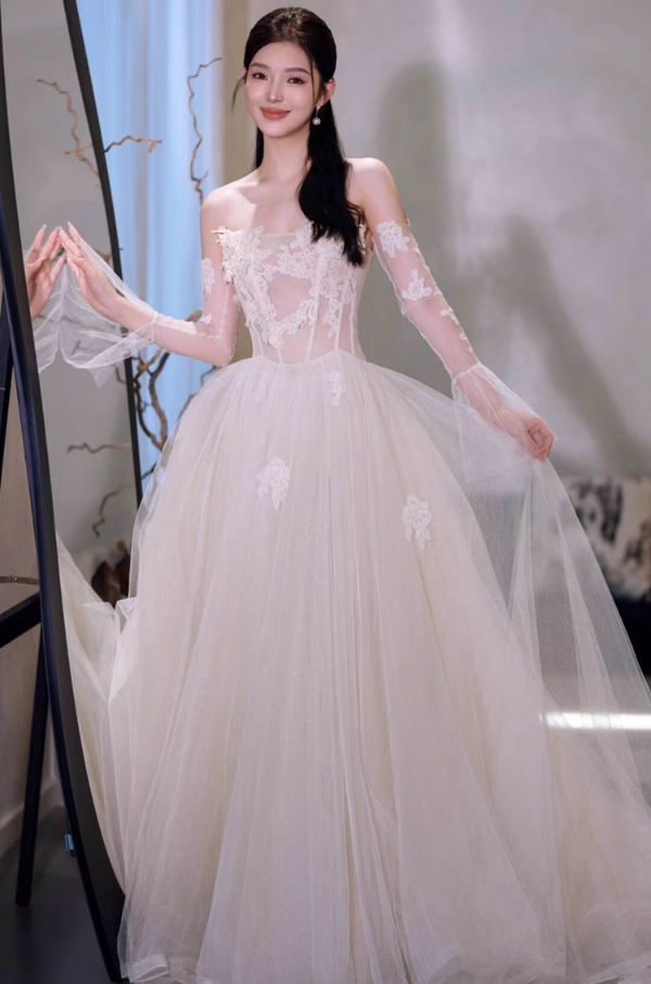 Romantic Applique Tulle Overlay Evening Gown Strapless Floral Accent Long Sleeve Prom Dress AP0874