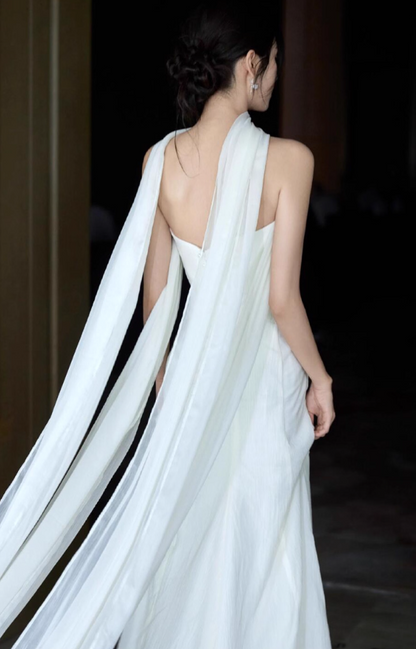 Simple Style Tulle Stole Soft Fabric Bridal Dress Strapless Cinched-Waist Wedding Dress AP0875