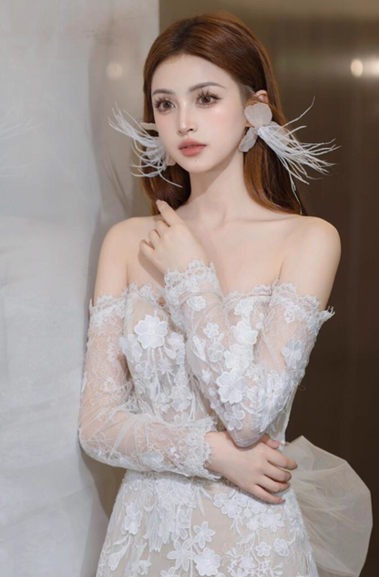 Gorgeous Lace Sheer Long Sleeves Bridal Dress Off-Shoulder Stereo Applique Wedding Dress AP0880